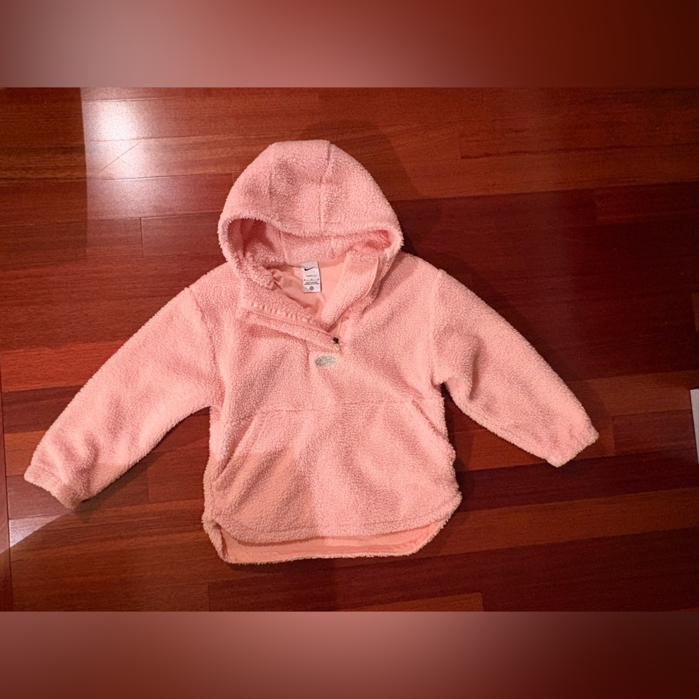 Nike Therma-FIT Women’s Pink Teddy Sherpa Jacket — Metallic Swoosh — M
